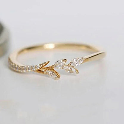 Hot Selling Trendy Claws Design Crystal Zircon Engagement
